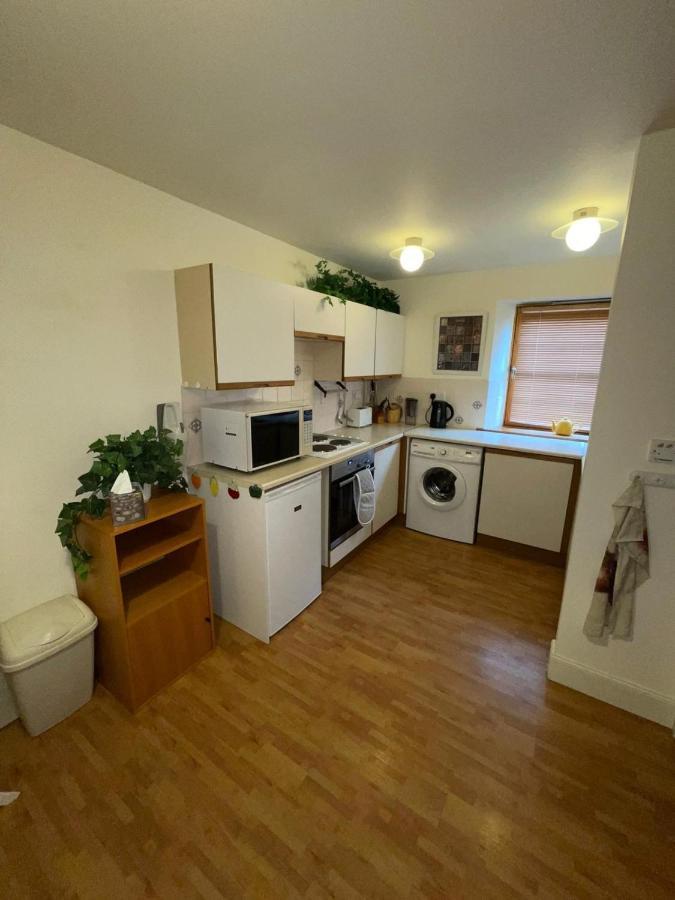 Lovely And Spacious 2Bd Holiday Retreat บัลลาเทอร์ ภายนอก รูปภาพ